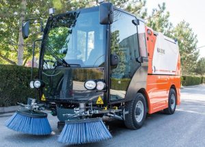 Подметально-уборочная машина KDM AGA-2100 (пылесос)